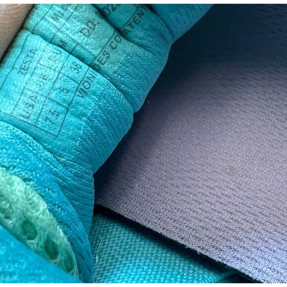 Vionic Women's Agile Zesta Walking Sneaker. Size 7.5. - Picture 8 of 8